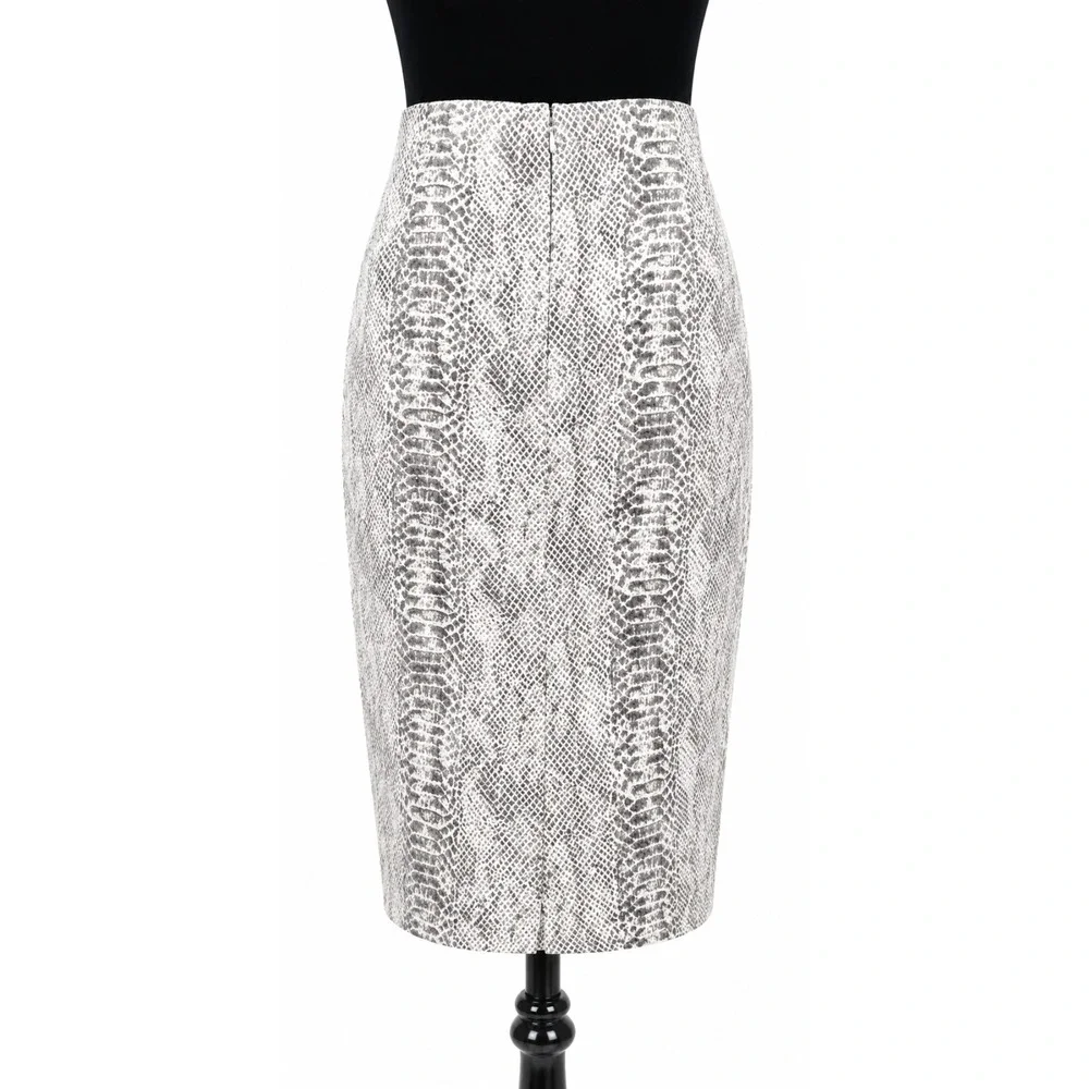 Ann Taylor Womens Straight Pencil Skirt Size 4 White Reptile Print Knit - Picture 8 of 12